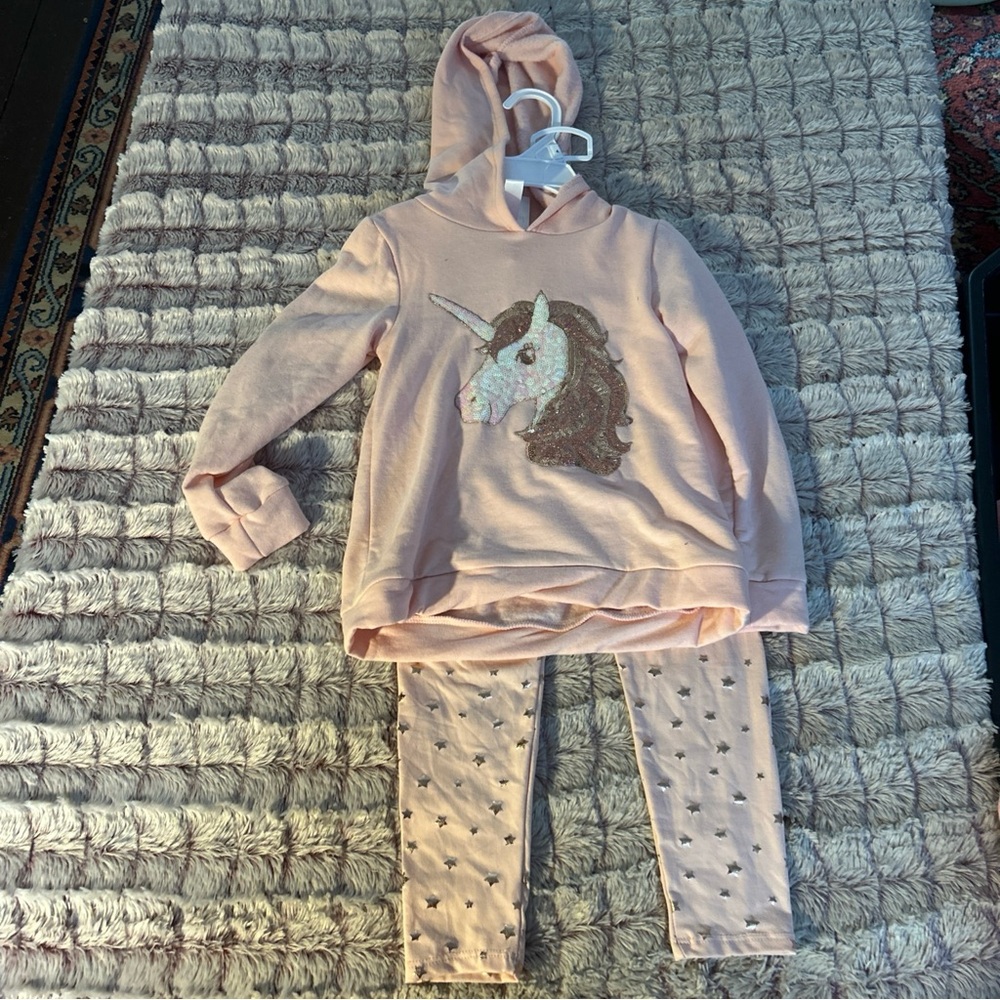 Girl Btween Unicorns 2 Pc Set
Size 4